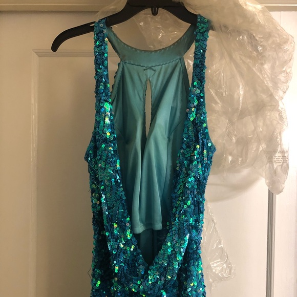 Open Back Sequined Gown - Picture 3 of 3
